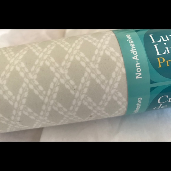 CON-TACT LUXURY FABRIC DRAWER LINER 18” x 4 feet - Picture 4 of 7